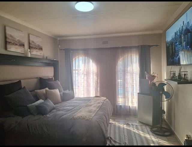 4 BEDROOM HOUSE FOR SALE IN PRESIDENTSDAM